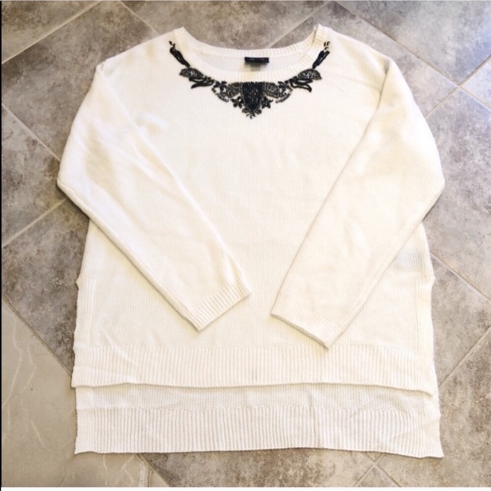 🆕 Nicole Miller high low soft knit beaded sweater